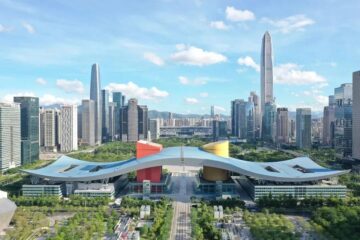 深セン: 漁村から未来の大都市まで Shenzhen: From Fishing Village to Futuristic Metropolis
